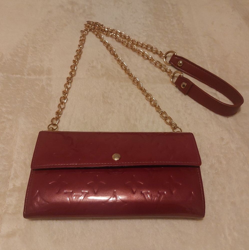 Louis Vuitton wallet on chain